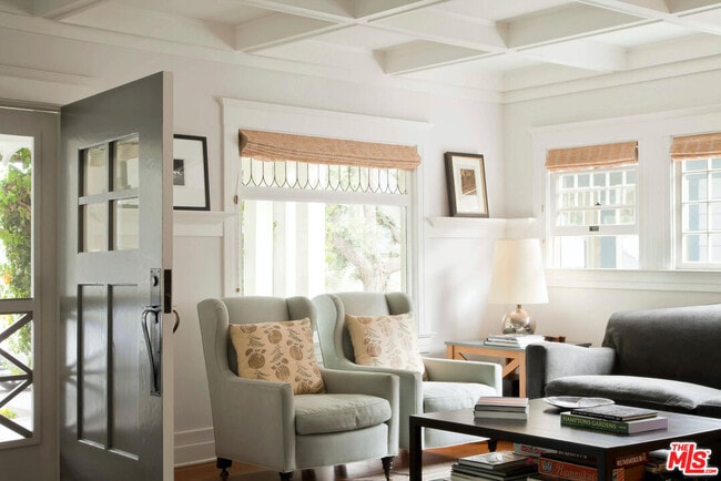 Photo - 147 Fraser Ave