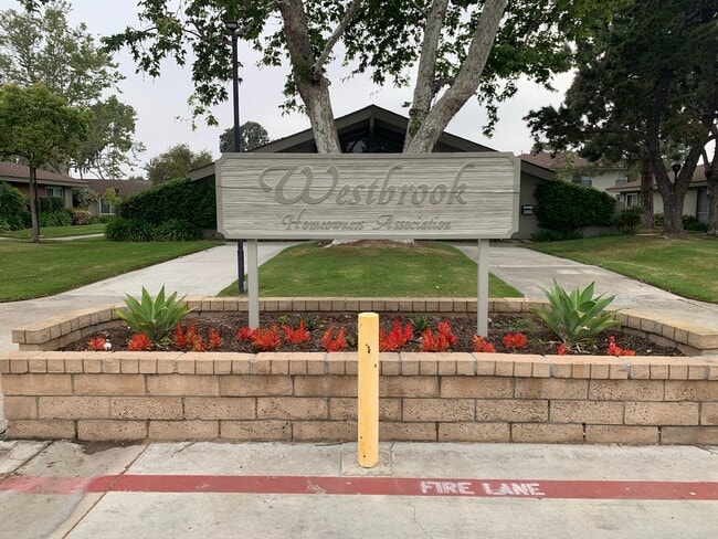 Building Photo - 13864 Dawson St