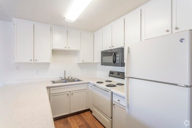 3 BR, 2 BA - 1100 SF - Greenfield Meadows