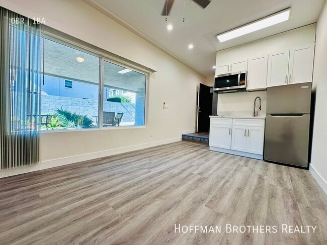 Photo - 1847 Winona Blvd Unit 27