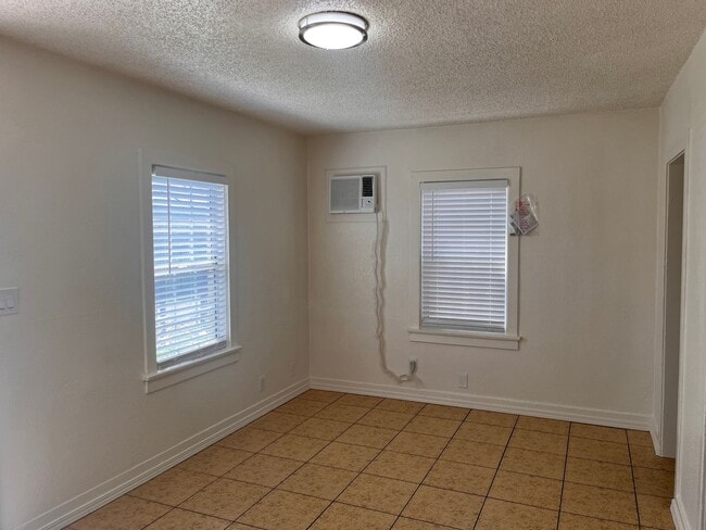 Photo - 361 W 16th St Unit A