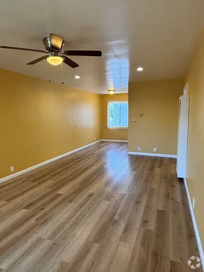Building Photo - 735 Cedar Ave Unit 14 Rental