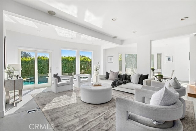 Photo - 9625 Oak Pass Rd