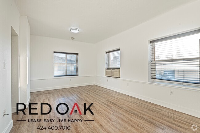 Building Photo - 1417 N Bronson Ave Rental