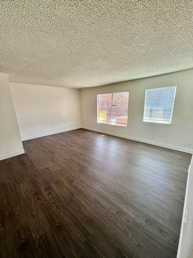 Photo - 3 bedroom apartment with a 1 car garage Unit 3