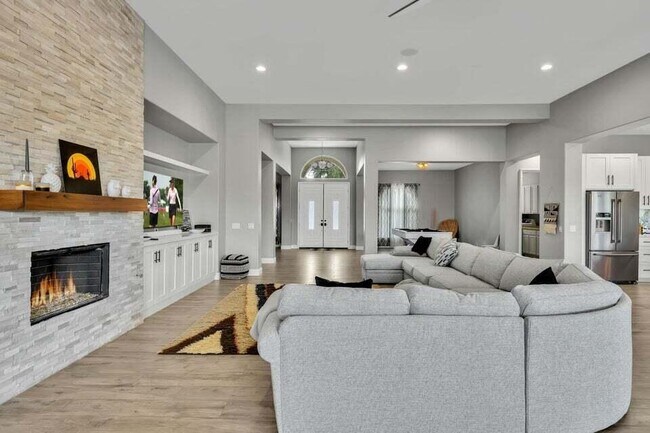 Photo - 49392 Hohokam River St