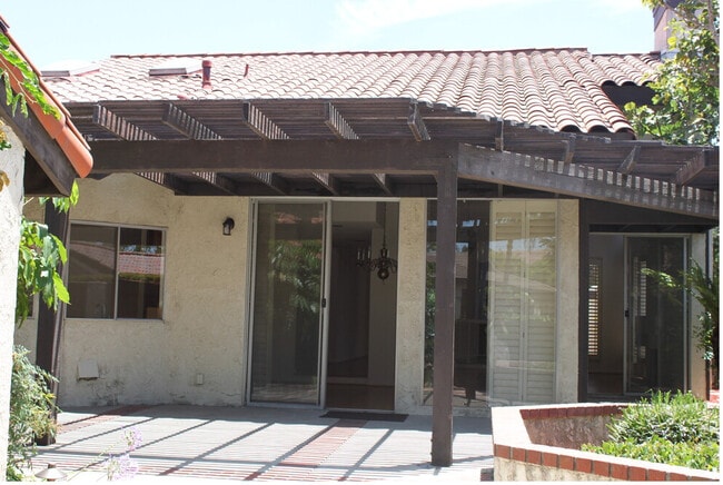 Photo - 629 Edith Way