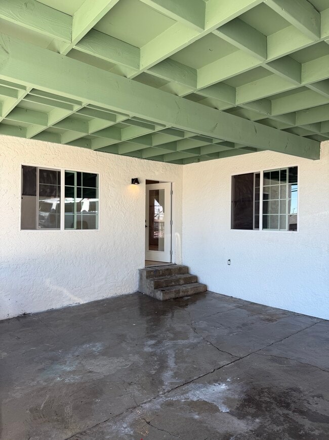 Photo - 3205 Ganahl St