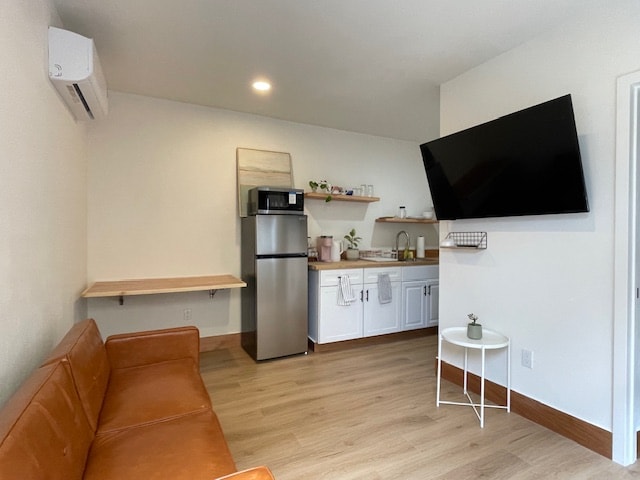 Building Photo - 2533 Judson St Unit #2