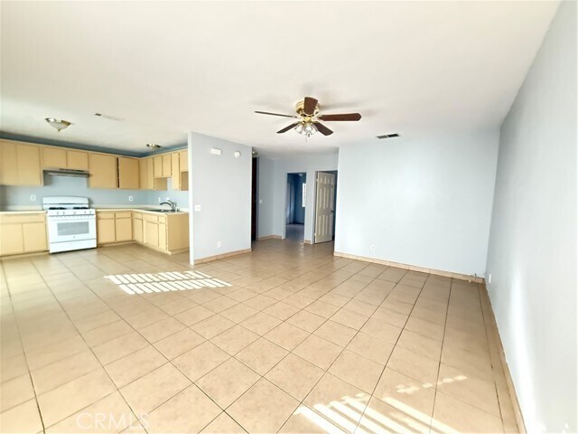 Photo - 16580 Pine St