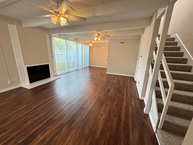 Building Photo - 11500 Rochester Ave Unit 11500