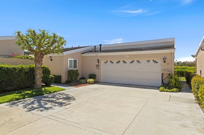 Stunning *VIEW* home for rent in desirable... - Stunning *VIEW* home for rent in desirable...