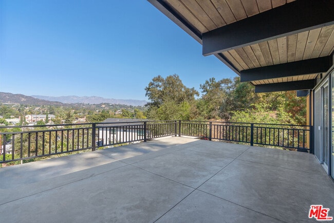 Photo - 1404 Oak Grove Dr