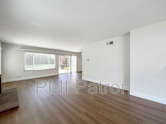 Photo - 21909 Huron Ln