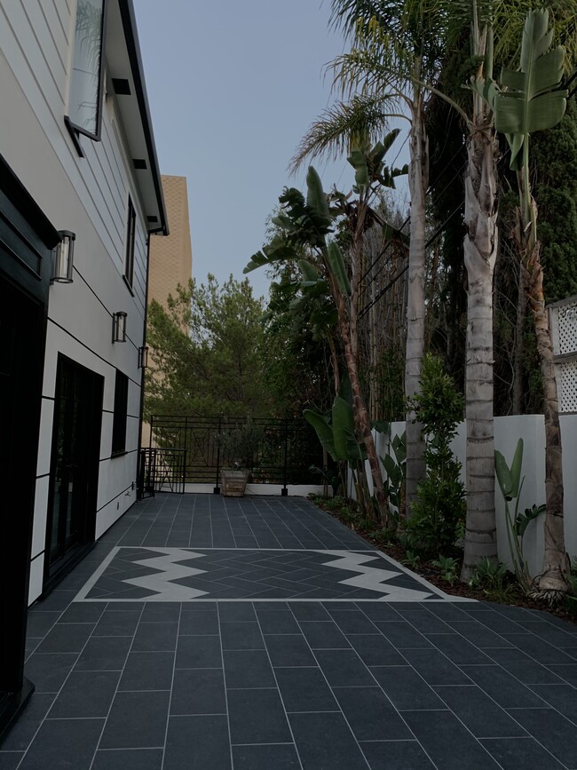 Backyard - 1311 S Beverly Glen Blvd Unit 1311