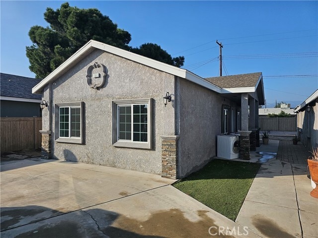 Photo - 141 W Pleasant View Ave