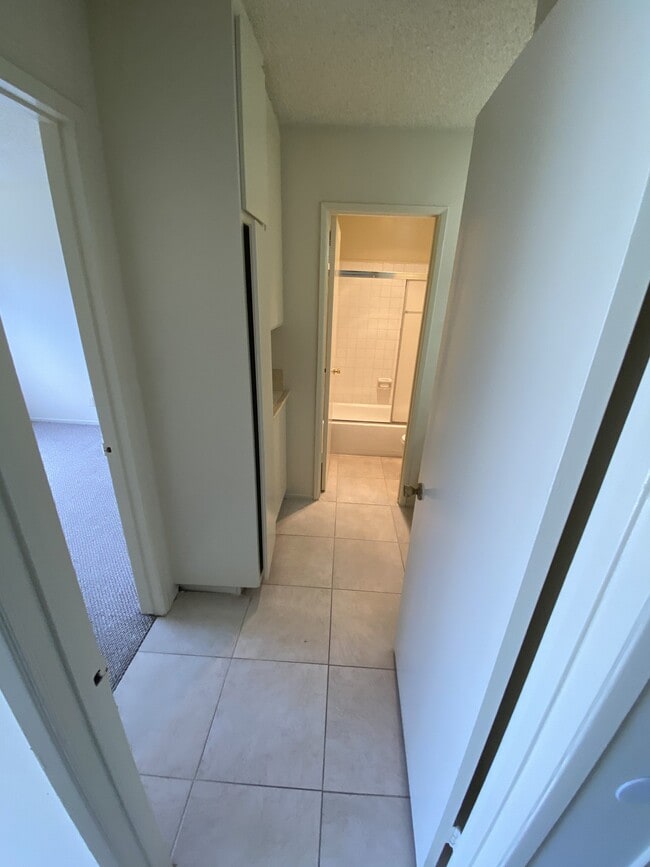 Photo - 815 S Crenshaw Blvd Unit 206