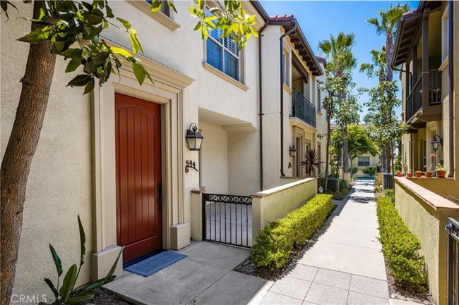 Building Photo - 544 S Casita St