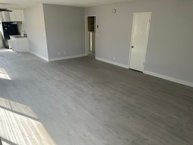 Photo - v3745 Unit 08