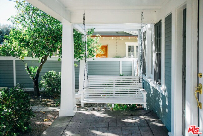 Photo - 13239 Addison St