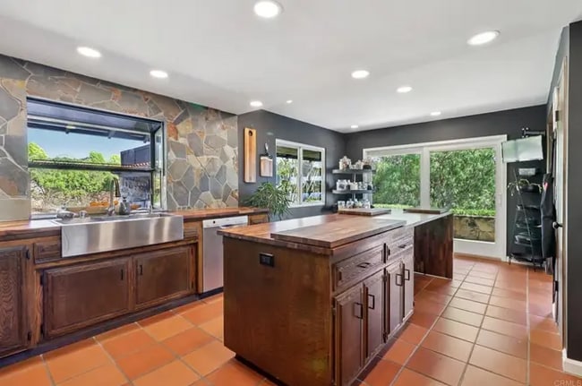 Photo - 2073 Elevado Rd