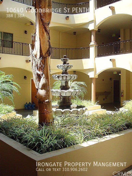 Photo - 10640 Woodbridge St