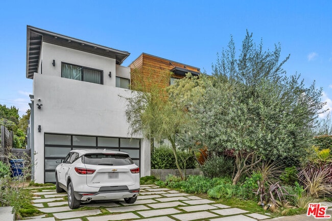 Photo - 2230 Malcolm Ave