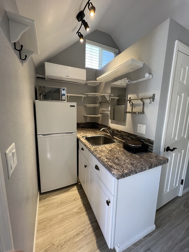 Kitchen - 1357 Ross St Unit Yellow