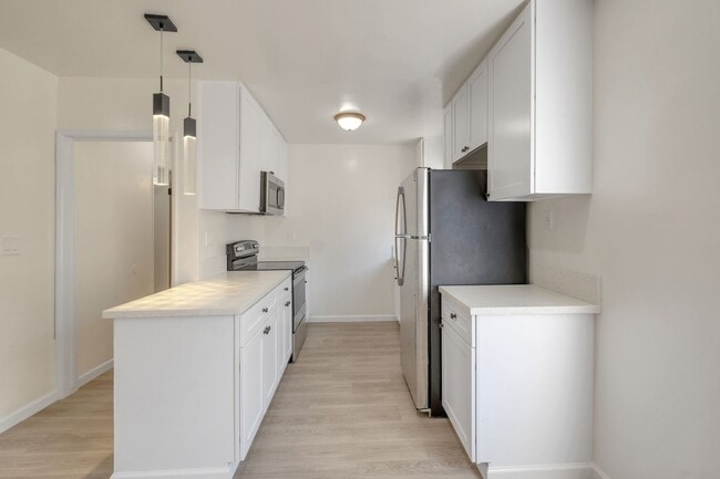 Photo - Spacious 1 Bedroom Apartments with Parking - Noho Arts District Unit #4
