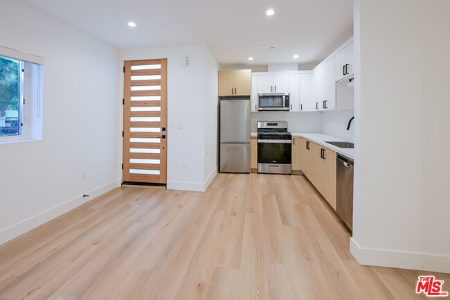 Photo - 11241 Morrison St Unit 7