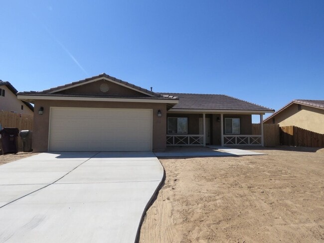 Building Photo - Beautiful 3 Bedroom