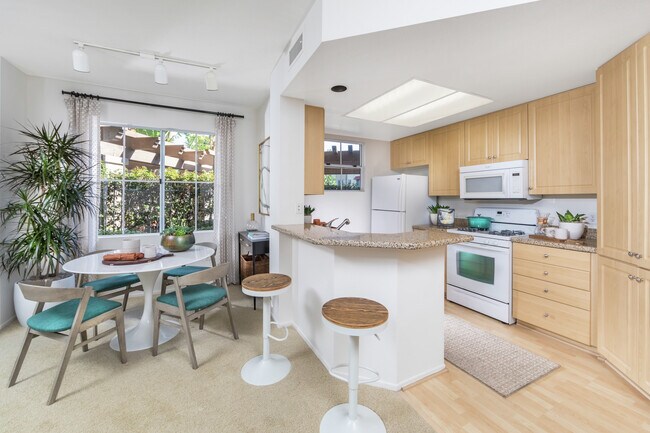 Photo - Rancho Monterey Apartment Homes