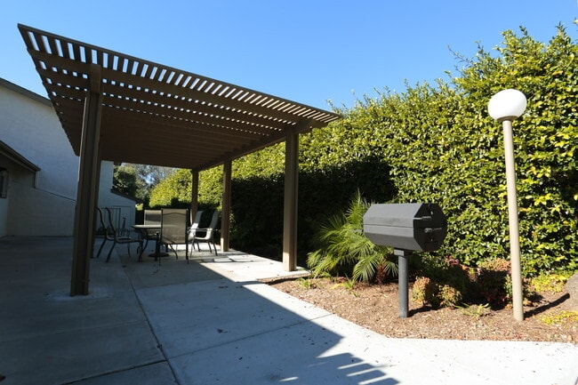 Photo - Vista Pacifica Apartments