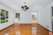 Photo - 311 Whiting St House