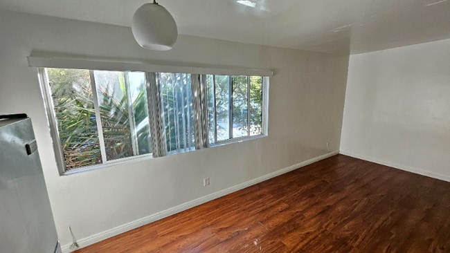 Photo - 933 S Gramercy Dr Unit 8