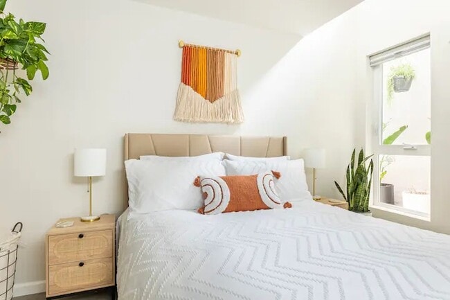 Building Photo - 4911 Granada St Unit 2