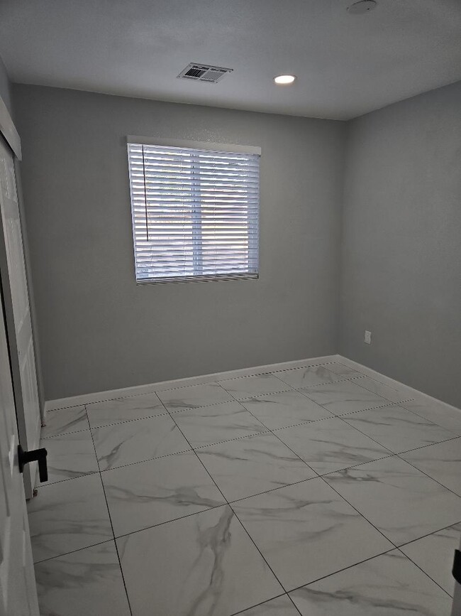 Photo - 42740 Clifford St Apartments Unit C