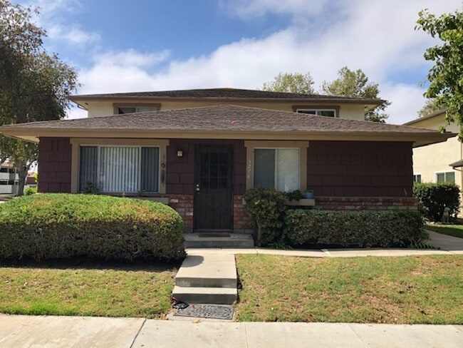 Building Photo - Ventura- Charming 2-Bedroom, 1-Bath McKeon Condo