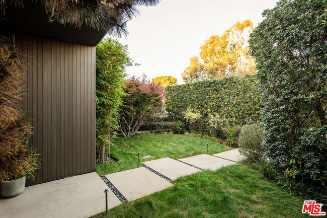 Photo - 2013 Louella Ave