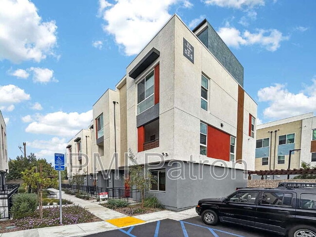 Photo - 1814 E 1st St