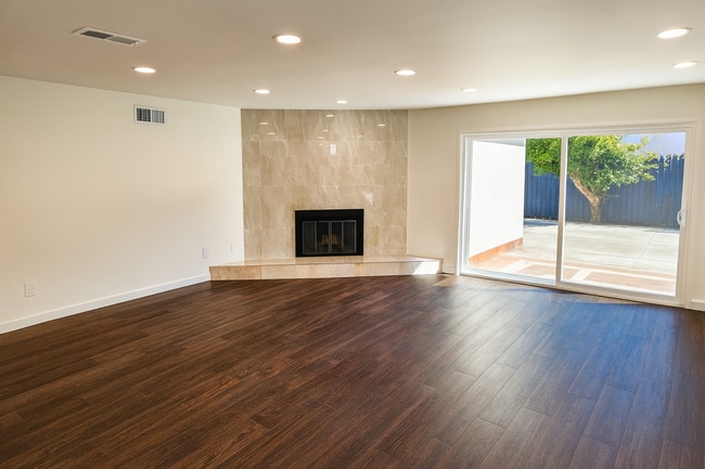 Photo - 12948 Lull St