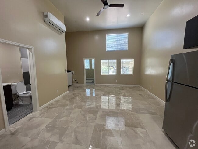 Building Photo - 2739 Eltinge Dr Rental