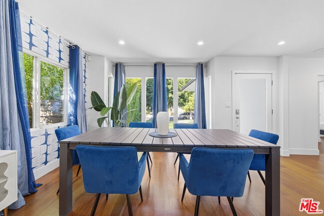 Photo - 1610 S Hayworth Ave