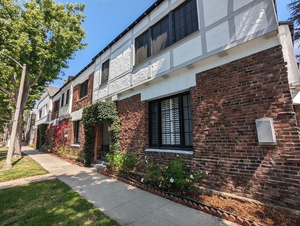 Photo - 9205 Alden Dr Apartment Unit 9203-1