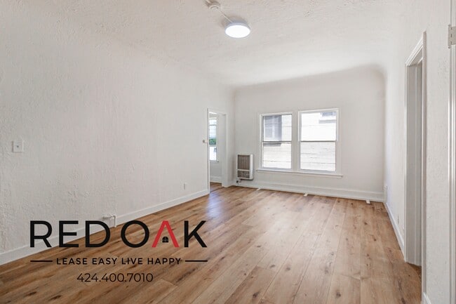 Building Photo - 739 Normandie Ave Unit 404 Rental