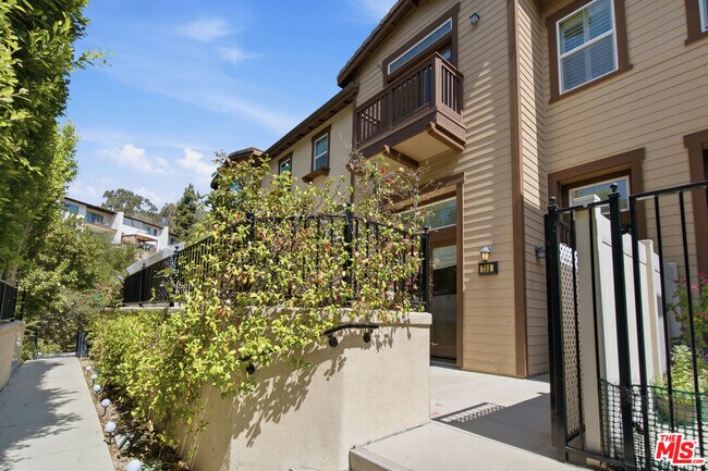 Photo - 732 Tennis Club Ln