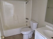 Photo - 144 W 42nd St