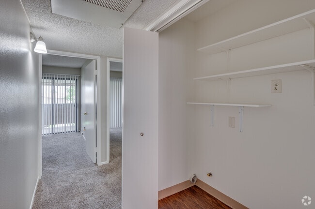 2 BR, 2 BA - Orange Villa Senior Apartments - Orange Villa Sr Apts. - 55+ Brea