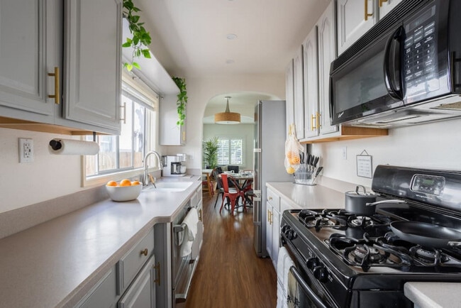 Photo - 4916 Long Branch Ave Unit ID1288250P