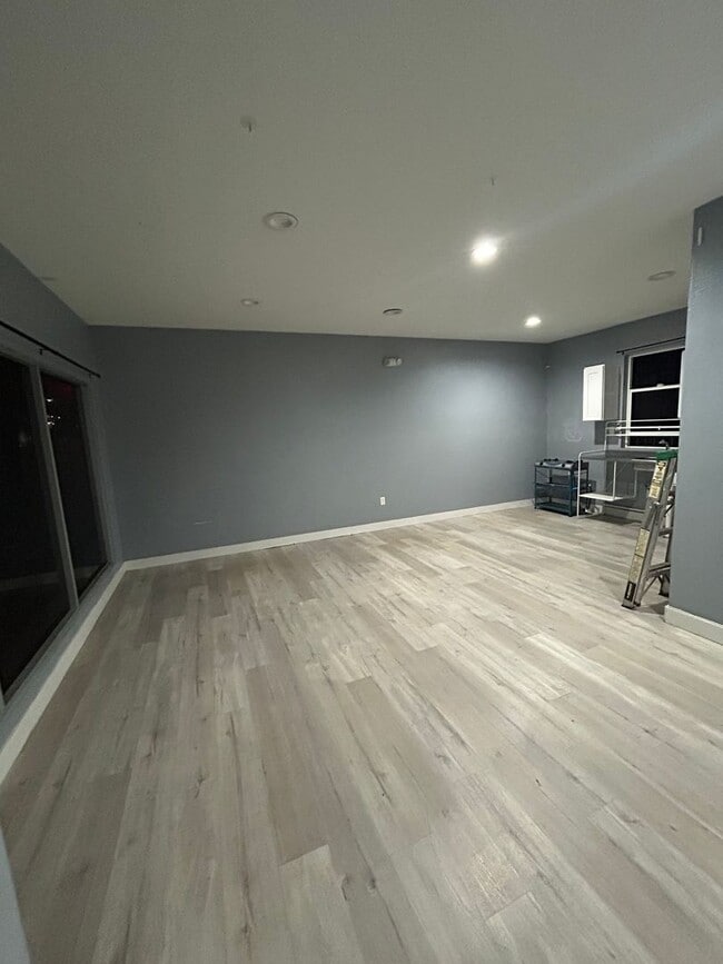 Photo - Office/Retail unit on Gaffey Available Unit 418